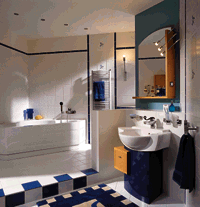Die Eckbadewanne, mit symmetrischer Wolkenform im Innern, bietet ein komfortables Platzangebot. Perfekte Inszenierung: Podesterhöht wird die Badewanne zur stimmungsvollen Inszenierung.