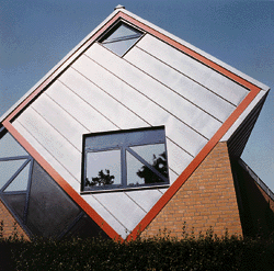 Daß ein Giebel nicht immer gleich aussehen muß, wird hier unter Beweis gestellt. Moderne Architektur und Klempnertechnik ergeben ein spannungsreiches Miteinander (Foto: Altstetter).
