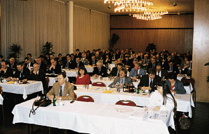 Das Auditorium während der Mitgliederversammlung und Vortragsveranstaltung.