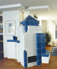 Bild 2: Ein optisch moderner Kachelofen. (Bild: Hilpert)