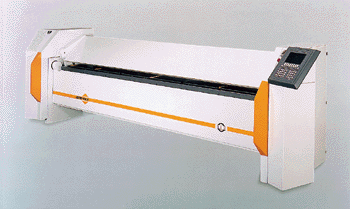 Schwenkbiegemaschine mit CNC-Steuerung.