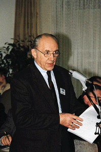 Dipl.-Ing. Kurt Rustenbach, KM Europa Metal AG, war anfangs von der DIN EN 1057 auch erschreckt, findet im Preßsystem ein Höchstmaß an Gewährleistungssicherheit und sieht die heile Welt der Weichlötverbindungen nicht gefährdet.