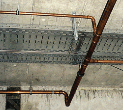 Sämtliche Abzweige und Umlenkungen sind unter Verwendung der profipress-Preßfittings ausgeführt worden.