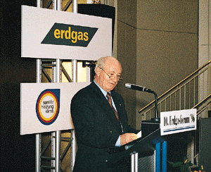 Rund 500 Teilnehmer konnte ZVSHK-Präsident Heinz-Dieter Heidemann beim 10. Erdgasforum in Baden-Baden begrüßen.