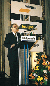 Eine erfolgreiche Bilanz der bisherigen Erdgasforen konnte Heinz Windfeder, Direktor der Ruhrgas AG, konstatieren.