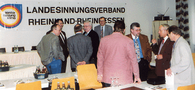 Small talk vor Beginn der Sitzung.