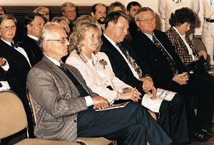 Die Ehrengäste: Oberbürgermeister Hinrich Lehmann-Grube, Frau Kirchbach, Handwerkskammerpräsident Joachim Dirschka, LIM Bruno Schliefke, Frau Schliefke.