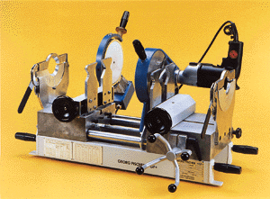 Bild 4: Kombinierte Stumpf-Muffenschweißmaschine SG 160.