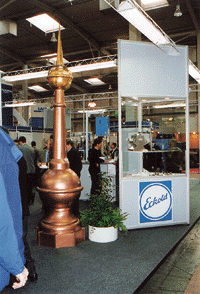 Umform- und Fügetechniken ermöglichen die Herstellung unterschiedlichster Bauelemente in Metall. Für den Bereich Klempnertechnik war diese Turmspitze bei Eckold ausgestellt.