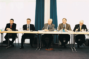 Die letzte Bufa Sanitärtechnik-Sitzung unter Leitung von Carl-Heinz Janssen. Als Gäste waren Karl-Heinz Schlüter und ZVSHK-Hauptgeschäftsführer Michael von Bock und Polach anwesend.