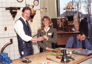 Klempnertechnik der feinen Art: Vom Praktiker eine Rose für die Dame von der WMK, Frau Brüßel.
