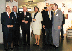 In froher Erwartung auf den Jubiläums-Festakt: RA Michael von Bock und Polach, Hauptgeschäftsführer des ZVSHK, Verleger Ing. Ekkehard Strobel, Ing. Heinz-Dieter Heidemann, Präsident des ZVSHK, Christa Thoben, Staatssekretärin im Bundesministerium für Raumordnung, Bauwesen und Städtebau, Dr. Hans-Georg Geißdörfer, Hauptgeschäftsführer des FVSHK NRW und Verleger Dipl.-Kfm. Christopher Strobel.