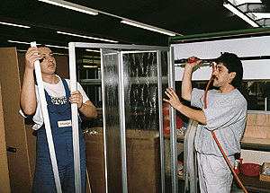 Duschabtrennungen und Badmöbel werden ausschließlich in Österreich produziert. Jährlich verlassen rund 80000 Duschabtrennungen das Werk.