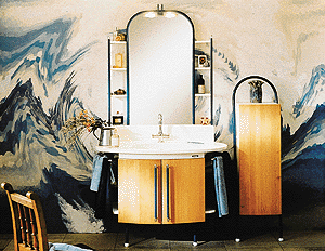 Scharniere in Dreiecksform prägen die neue Duschabtrennungsserie "Cityline".