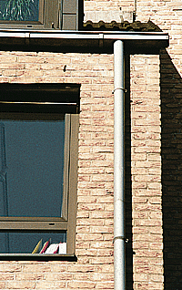 Regenfallrohre und -Zubehörteile aus Metall