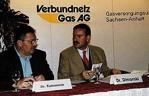 LIM Joachim Eulenstein, links und Dr. Hans-Michael Dimanski bei der Abschlußbesprechung vor Beginn der Tagung mit dem Schwerpunkt "Erdgas und Handwerk".