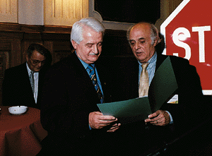 Herbert Wüst, langjähriger Obmann des DVGW- Fachausschusses Gas- und Wasserinstallationen wurde für seine Verdienste mit der "Goldenen Ehrennadel" des Fachverbandes SHK NRW ausgezeichnet.