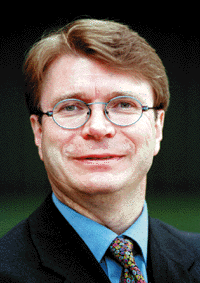 Dr. <b>Joachim Hennecke</b> Vorsitzender der Geschäftsführung der Messe Essen. - 046002