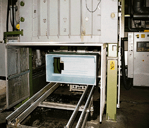 Über 2200 unterschiedliche Wannenträger erfordern neben der vollautomatischen Produktion ...