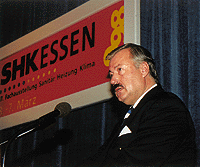 Eine generell verbesserte Marktkonjunktur sieht Carl Burkard, Vorstandsvorsitzender der Keramag AG, nicht, allerdings sprach er in seiner Eröffnungsrede von durchaus positiven "Firmenkonjunkturen".