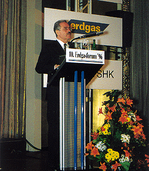 Heinz Windfeder, Direktor der Ruhrgas AG, hob, gemeinsam mit dem ZVSHK, vor elf Jahren das erste Erdgasforum aus der Taufe.