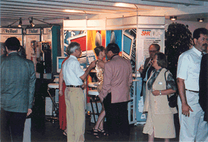 Reger Andrang herrschte zu Beginn der Tagung in den Ausstellungsreihen im Foyer der Festhalle.