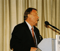"Exzellente Produkte und/oder eine herausragende Dienstleistung sind notwendige Voraussetzungen, um sich eine einzigartige Stellung im Wettbewerb zu verschaffen", resümierte Hans Joachim Leydecker, in der Geschäftsleitung von Bosch Thermotechnik für den weltweiten Vertrieb zuständig.