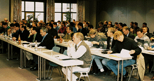 Rund 80 Handwerker nahmen am ersten Gemeinschaftsseminar zum Thema Schnittstellen bei Fußbodenheizungen in Nürnberg teil.