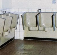 Bild 5: ERNST Reihen-Wandurinalanlage ohne Wasserspülung, aus glasfaserverstärktem Polyester (Hygiene-Technik).