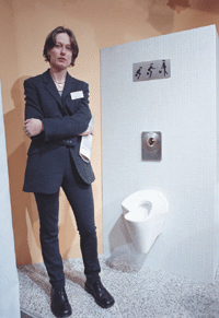 Sphinx: Damenurinal, eine Innovation von der Frau für die Frau?!