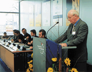 Volles Haus bei der Vorstellung der Kampagne "Solar - na klar!". Vor über 200 Journalisten vertrat ZVSHK-Präsident Heidemann die Position des ZVSHK.