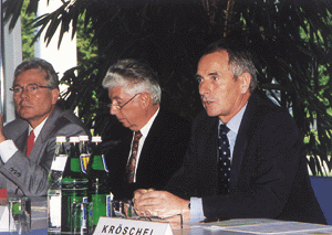 Als neuer Landesfachgruppenleiter wurde Herbert Wittorf, Bildmitte, gewählt. Sein Stellvertreter ist Manfred Pelzer. Links Referent Scherschel.