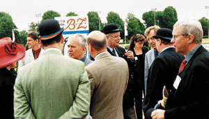 Die Vertreter aus Politik und SHK-Handwerk suchten das Gespräch.