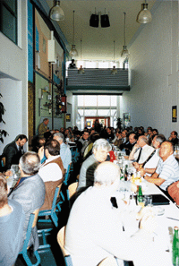 Bis auf den letzten Platz war der Saal in der Innungsfachschule Köln besetzt.