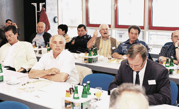 Auf heftige Kritik stieß das Engagement einzelner Heizölhändler auf traditionellen Arbeitsgebieten des SHK-Handwerks.