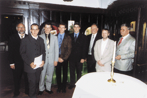 Karl Meyer (Vorstandsmitglied im FV SHK Bayern); Falk Florschütz, (2. Preis), Prof. Dr. Ing. P. Schwarz, FH Coburg; Udo Ottl (2. Preis), FH Landshut; Thomas Platen (3. Preis), Prof. Wolfgang Prenntzell, FH München; Prof. Dr. Ing. H. Jens, FH Landshut und Landesinnungsmeister Werner Obermeier (v.l.n.r.).