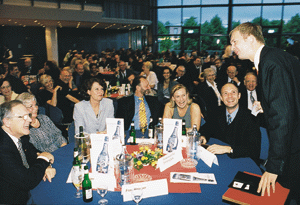 Ausgelassene Fröhlichkeit in der Stadthalle Osnabrück.