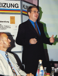 Referent Wischmanns Thesen und Antithesen machten nicht nur die Verbandsspitze mit Dr. Dimanski (links) nachdenklich.
