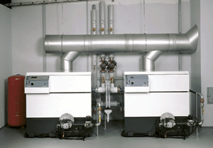 Bild 2: Kaskadenschaltung zweier atmosphärischer Kessel. Mit einem dritten Kessel wäre in diesem Fall eine Gesamtleistung von 918 kW möglich.