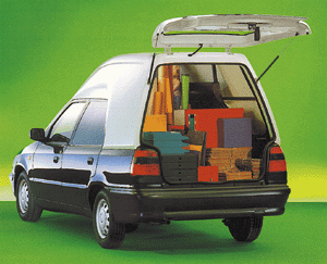 Der Van plus bietet einen von drei Seiten zugänglichen Frachtraum mit 2176 Liter und bildet zusammen mit einem Pick-up und einem Kombi die Skoda-Felicia-Familie. Foto: Skoda