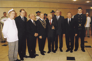 Offizielle Verabschiedung durch: v.l. Peer Steinbrück, Paul Schnitker (Ehrenpräsident HwK Münster), Hans Rath (Präsident der HwK Münster), Prof. Dr. Biedenkopf, Dieter Philipp (Präsident des ZDH) und Willi Scharün.