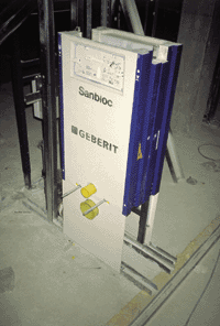 WC-Installations-Block in F90-Ausführung in einer Leichtbau-Brandwand.