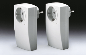 Bild 3: Der Busch-Powernet EIB-Zwischenstecker - als Schalt- und als Dimmaktor - eignet sich für Geräte bzw. Leuchten mit Schukostecker (Foto: Busch-Jaeger).