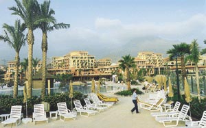 Endlich fertig: Das weitläufige Grand Hotel Anthelia Park in Teneriffas Süden war als Tagungsort schon lange Wunschadresse.