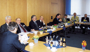 Insgesamt kamen 20 Teilnehmer zur Förderkreisrunde.