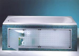 Schafft Stauraum für unterschiedlichste Badutensilien: Der Wanneneinbauschrank "Prisma" von Mepa.
