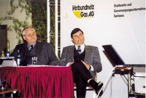Landesinnungsmeister Bruno Schliefke (links) und der Direktor Kundenbetreuung der VNG AG Manfred Scheibe führten durch das Programm der Tagung "Erdgas und Handwerk in Sachsen".
