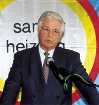 Momentan werde Politik auf dem Rücken des Mittelstandes gemacht, da gelte es zusammenzustehen und die Innungen durch junge Kräfte zu stärken, war die Botschaft des HGF Hugo Schütt in Malente.