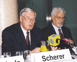 Scherer (links): "Kosten der Trinkwasserversorgung bestehen zu 70 - 80 Prozent aus Festkosten."