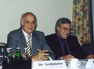 Was sorgte hier bei Dr. Hans-Georg Geißdörfer (l.) und Peter Neteler für Erheiterung?